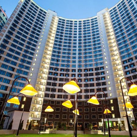 Appartamento Аркадия 43 Жемчужина Квартира С 2-Мя Отдельными Спальнями Odessa Esterno foto